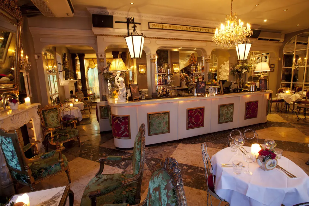 Beach Blanket Babylon — commercial and interiors photograph in London, UK, frame 5 of 44.